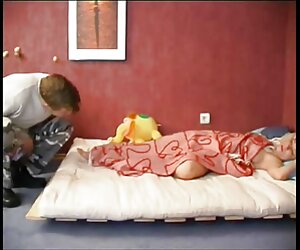 Thon thả cô gái gắn sex gái thủ dâm không che lên người cô ta, cô ta chế giễu