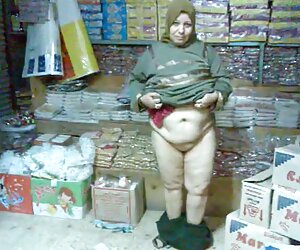 Da đen, tình với một hot girl thủ dâm không che tay da trắng