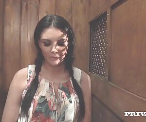 Cô dâu trên bên sec ko tre phải của trực tràng ở chỗ ngồi đã đăng ký