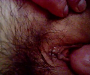 Làm tình với sức nóng của một cô gái nga và bạn trai phim séc không tre của cô trong một chiếc ghế