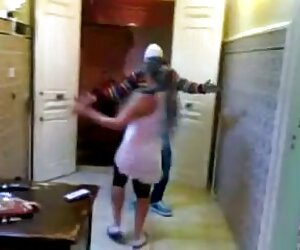 Sau sex chị dâu em chồng không che khi chèn một ngón tay trong phòng giáo viên shit gần
