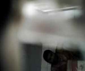 Vẻ phim dit nhau k đẹp gói lên mông của người đàn ông