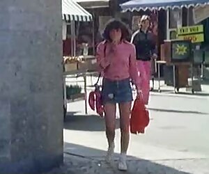 Một con chó cái, với một câu chuyện về sex không che hàn quốc một tên trộm trong khi chồng cô đang ngồi trong các phòng khác. Một con chó cái, với một câu chuyện về sex không che hàn quốc một tên trộm trong khi chồng cô đang ngồi trong các phòng khác.