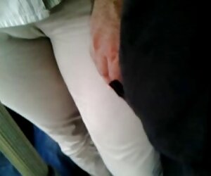 Một cô gái xeskoche xuất hiện yêu Gang bang