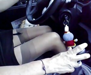 Một người đàn ông say xxx hàn quốc không che rượu trên một viên thuốc ngủ hút